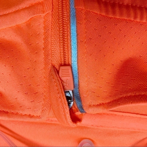 DANSKIN NOW performance pulloverTop - Picture 9 of 9